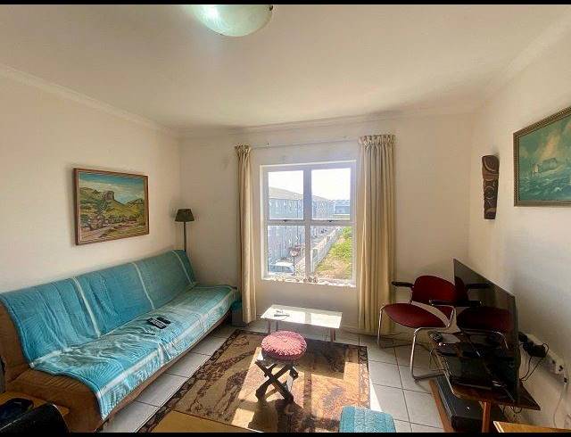 2 BEDROOM APARTMENT FOR SALE IN MUIZENBERG